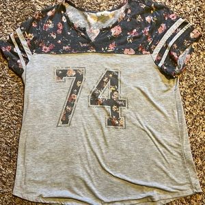 Maurices short sleeved shirt. Slightly worn, still in decent condition